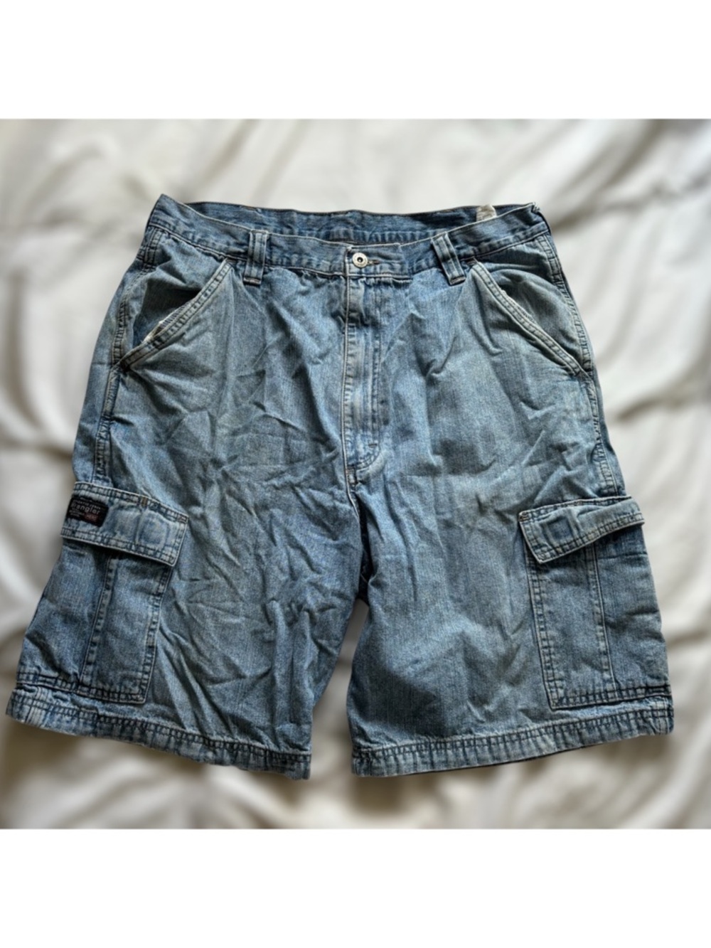 Vintage Light-Wash Wrangler Jean Cargo Shorts Size 36
